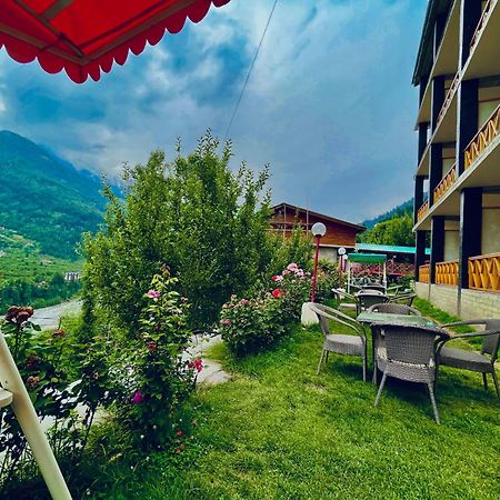 Naina Spring Resort, Manali - Away From City Hustle Manāli Esterno foto